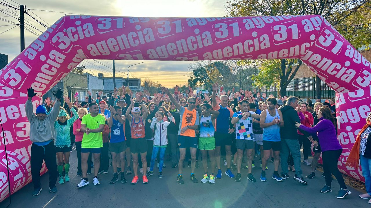 Se realizó la correcaminata por el 75° aniversario de El Salvador