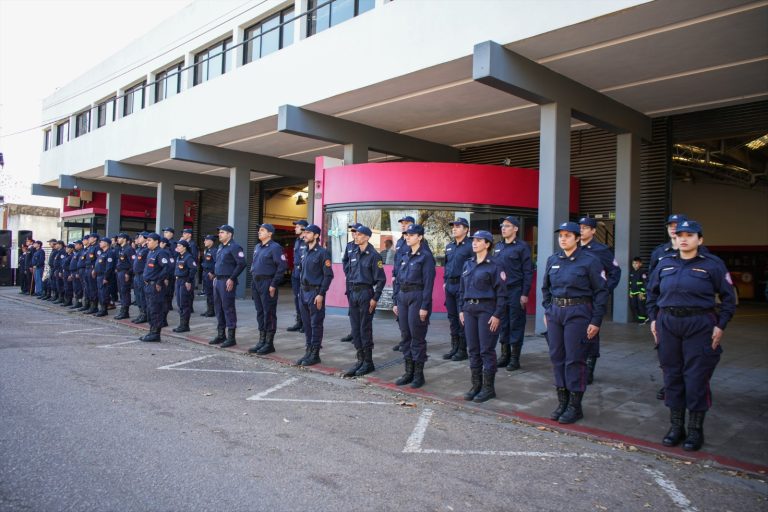 “Cada uno de los 365 días del año están dispuestos a cuidarnos y protegernos”: General Pico festejó el día del Bombero Voluntario