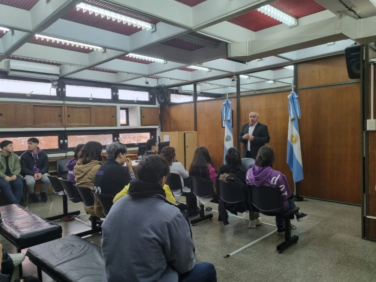 El juez Pellegrino brindó una charla para alumnos de sexto año de Ciencias Sociales de El Salvador