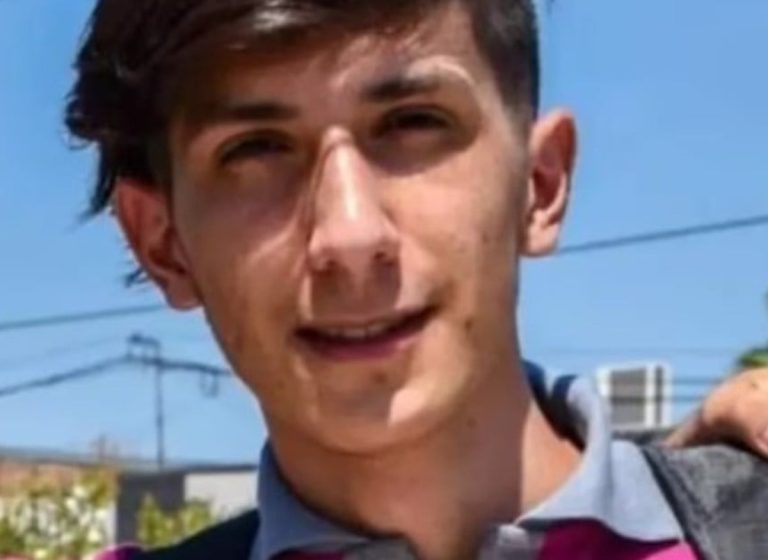 Conmoción en Córdoba: un alumno se descompensó en plena clase y murió