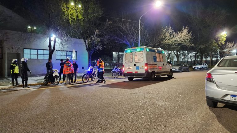 Motociclista sufrió un profundo corte al caer de su moto cuando un perro se le cruzó