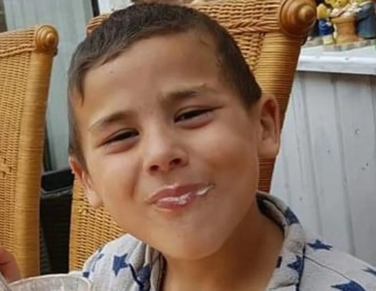 Reino Unido: una pareja mató a su hijo de 9 años en un brutal “régimen” de castigos: baños fríos y golpizas