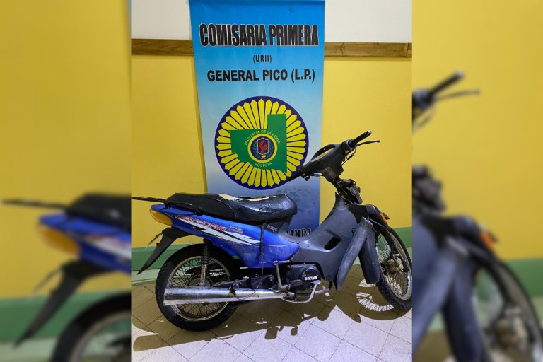 Personal de Comisaría Primera recuperó una moto robada en la madrugada y la devolvió a su dueño