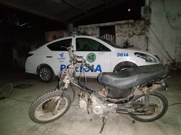 Menores le habrían sustraído una moto a un vecino de Quemú Quemú y la habían comenzado a desmantelar