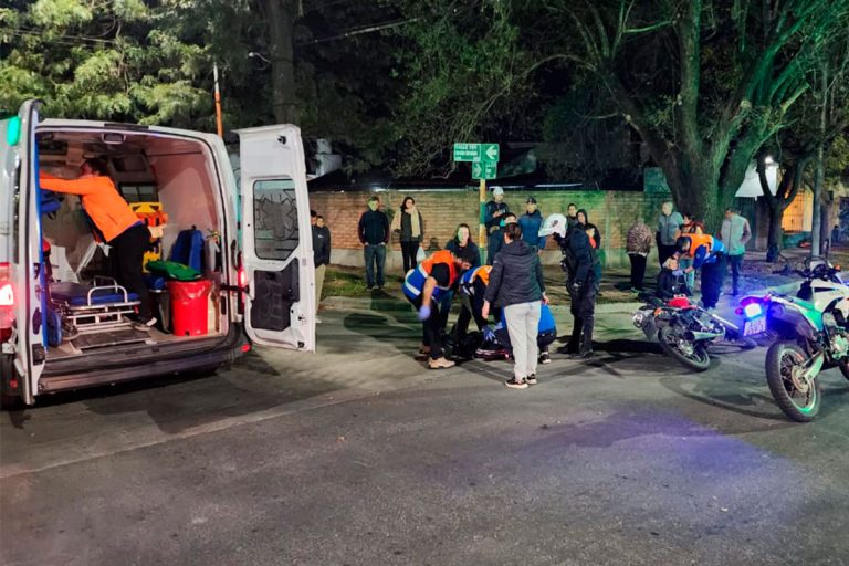 El joven de 21 años accidentado ayer fue trasladado a la terapia del Hospital Lucio Molas por la complejidad de las lesiones