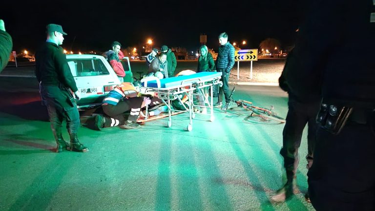 Siniestro vial: menor herida tras ser colisionada en calle 403 y diagonal Mocoví