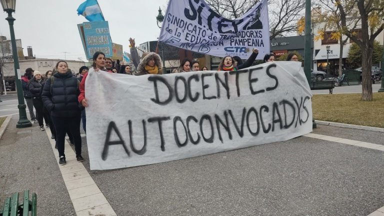 Docentes autoconvocados «indignados»: aseguran que los acuerdos con «una estafa al bolsillo docente»