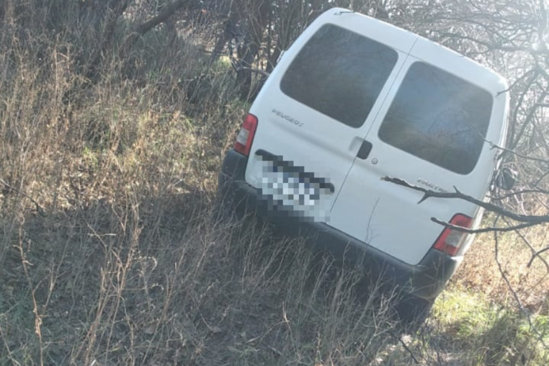 Vehículo robado fue hallado abandonado en las afueras de Eduardo Castex