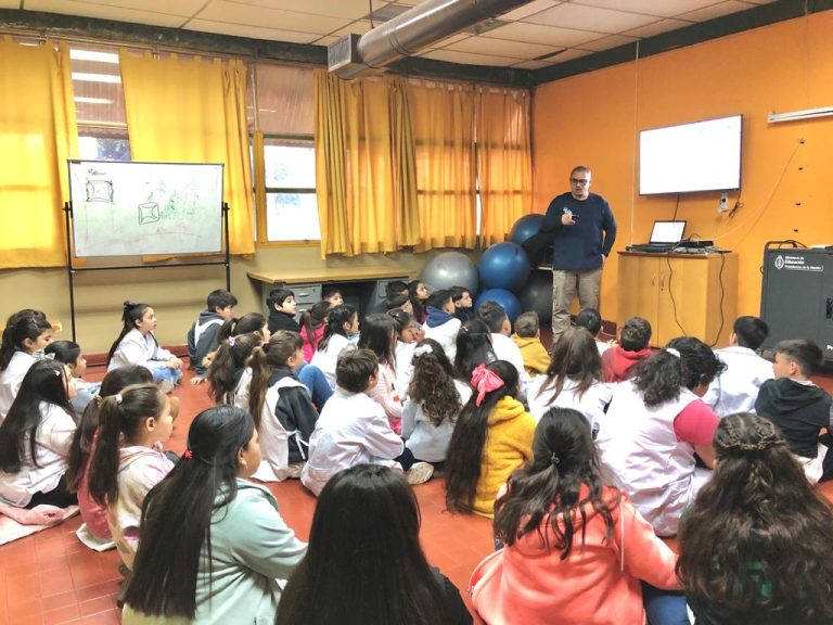 Patio Limpio: 45 estudiantes recibieron una charla preventiva de dengue