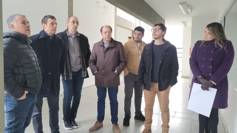 Gobierno entregó aporte económico a la Cooperativa Apícola Patagonia