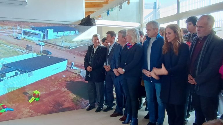 “Hoy vinimos a subsanar algunas de las deudas que teníamos, que eran poner en regla los convenios del Plan Nacional de Primera Infancia”, dijo la ministra Tolosa Paz en La Pampa
