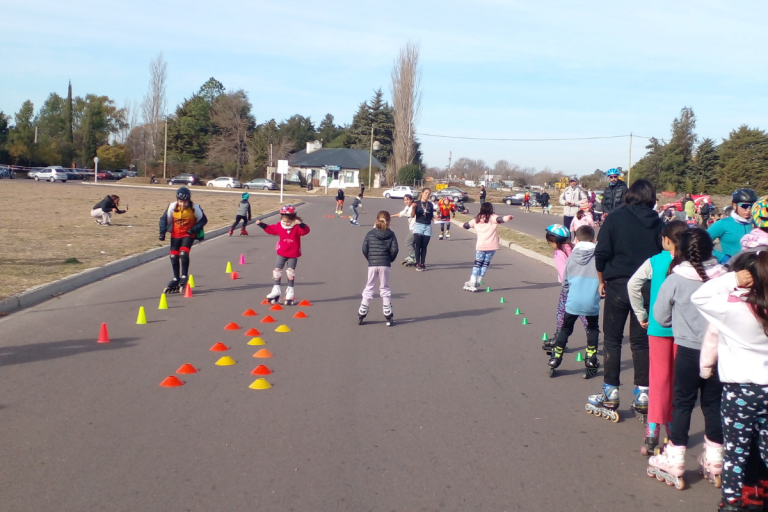 Con más de 170 patinadores, se desarrolló otra exitosa “Rolleada” del Pico Roller Club