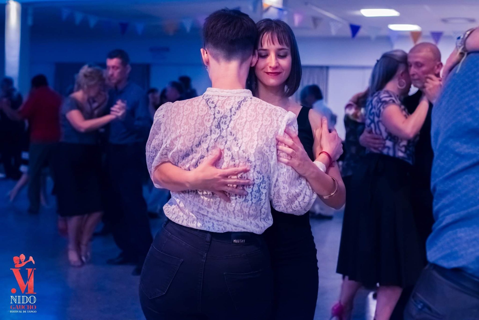 “El tango se mantiene vigente, siempre nos está esperando y es una expresión artística que nos representa”, manifestó la bailarina y profesora, Yanina Rolero
