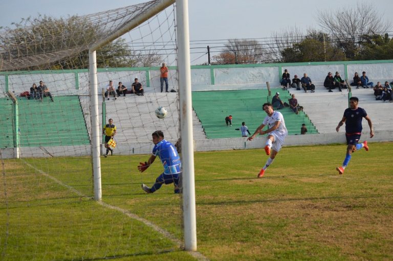 Persia y sus goles le dieron un triunfo vital a Ferro en el Federal “A”