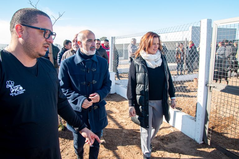 “La Facultad de Veterinarias es un gran socio no solo en la obra del refugio, sino en todo el trabajo con los animales”, destacó Calmels