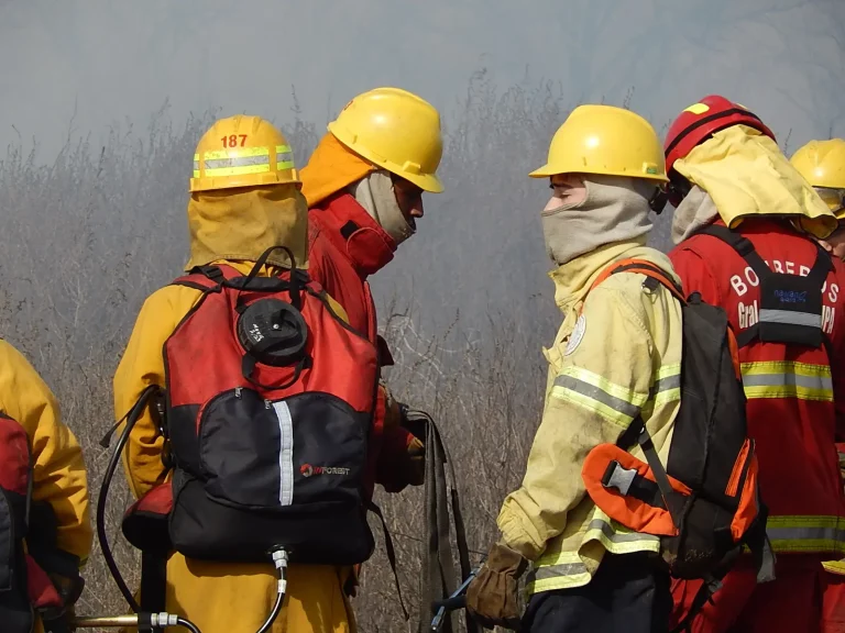 2 de Junio — Día del Bombero Voluntario “Siempre están: el silencioso heroísmo de los Bomberos Voluntarios de General Pico”