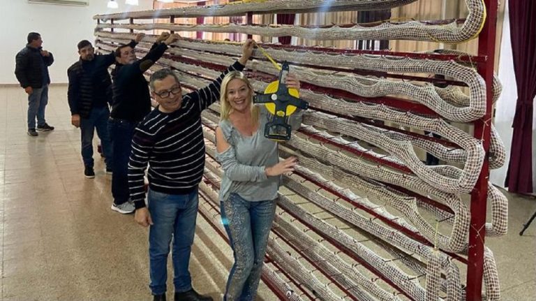 Oncativo vuelve a ser la localidad con el salame más largo del país: con 237 metros destronó a San Andrés de Giles