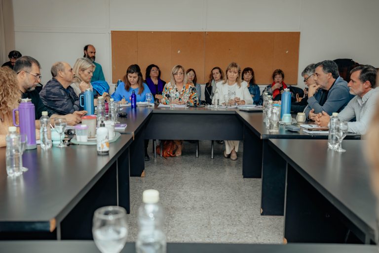 Paritaria docente: “Las respuestas del gobierno a varios puntos de los que planteamos fueron positivas y nos aseguraron que habrá cláusula automática”