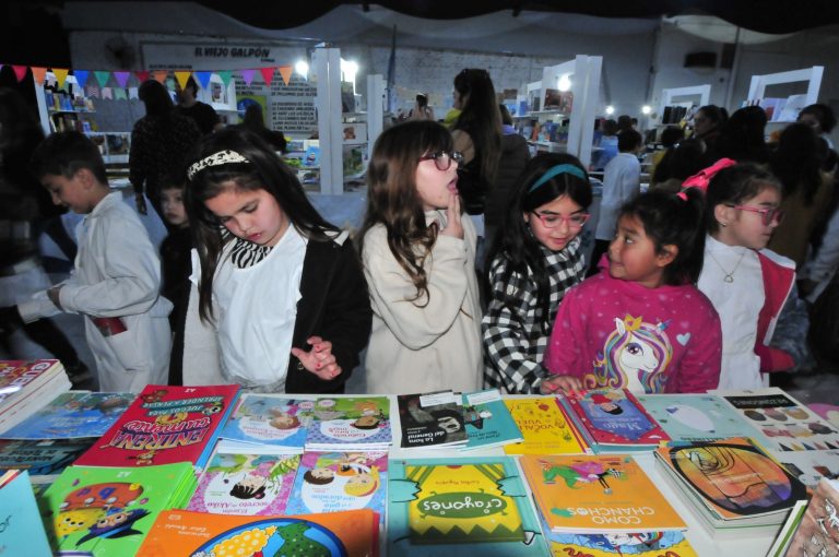 Se inauguró la 2° Feria Provincial del Libro Infantil y Juvenil en Pico