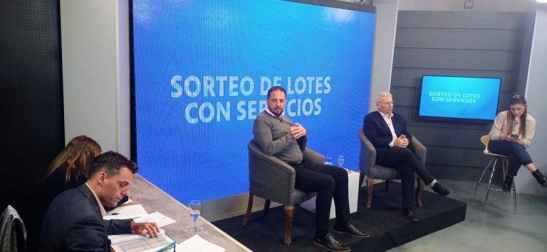 El listado de los 50 adjudicatarios de los lotes con servicios en Santa Rosa
