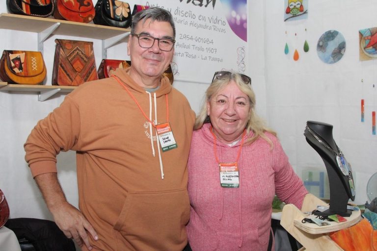 Artesanos pampeanos brillan en la 16° Feria Nacional de Artesanías en Berazategui