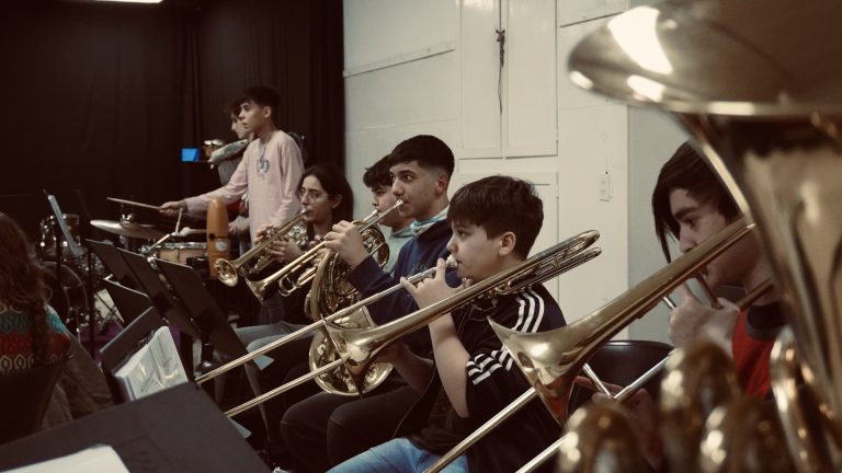 Jóvenes talentos del ensamble piquense brillan en concierto nacional en Tecnópolis