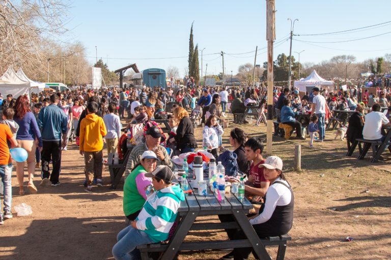 Multitudinario festejo en el comienzo del mes de las infancias en el Paseo Ferroviario