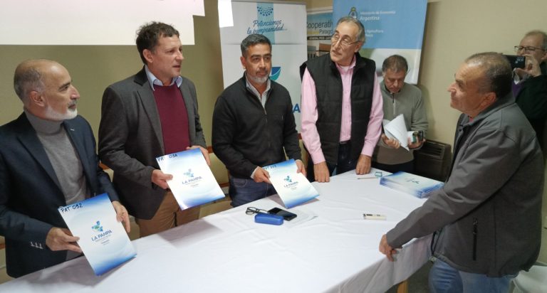 La Cooperativa Apícola Patagónica, con sede en Pico, recibió $30 millones en fondos para asistir a 35 productores