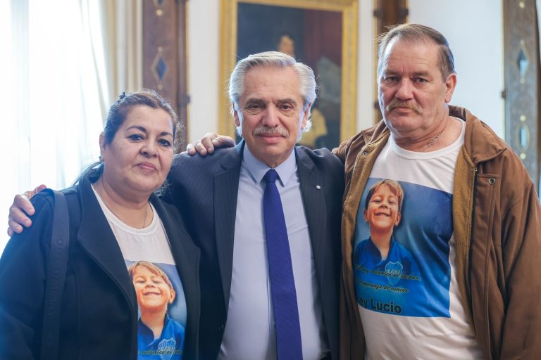 El presidente Alberto Fernández recibió a familiares de Lucio Dupuy