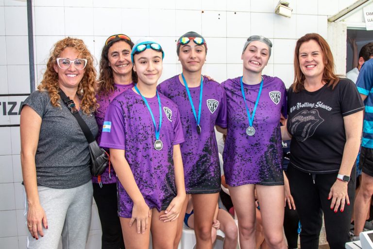 Exitosa jornada de Natación en Pico FBC