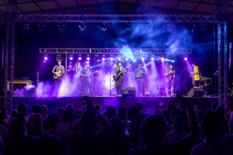 “Nuestra música es para toda la familia, no hay edad para bailar y disfrutar”, resaltó Martín Guazzaroni, músico de la Orquesta Popular Barrilete que tocará en Tecnópolis