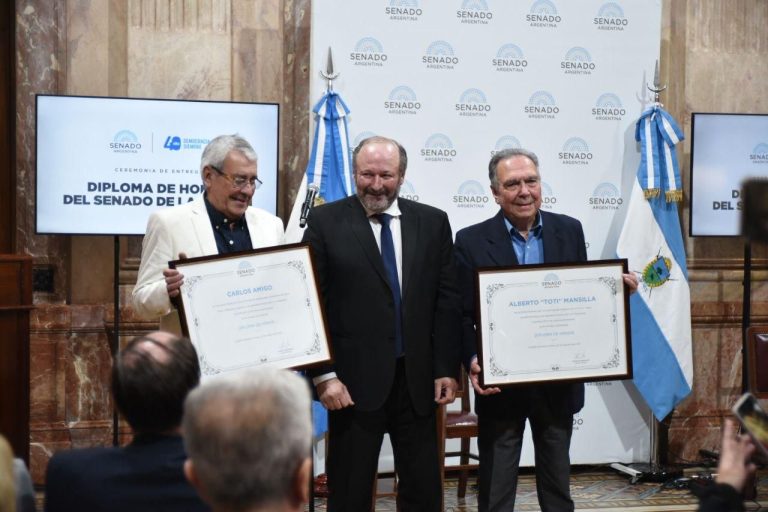 Reconocimiento a la trayectoria: los músicos pampeanos Carlos Amigo y Alberto ‘Toti’ Mansilla recibieron diplomas de Honor del Senado de la Nación