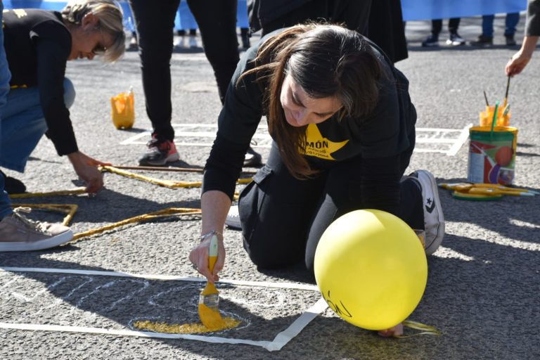 Pintaron estrellas amarillas en General Pico: recordaron a Vanina Sayavedra y Simón Marinissen