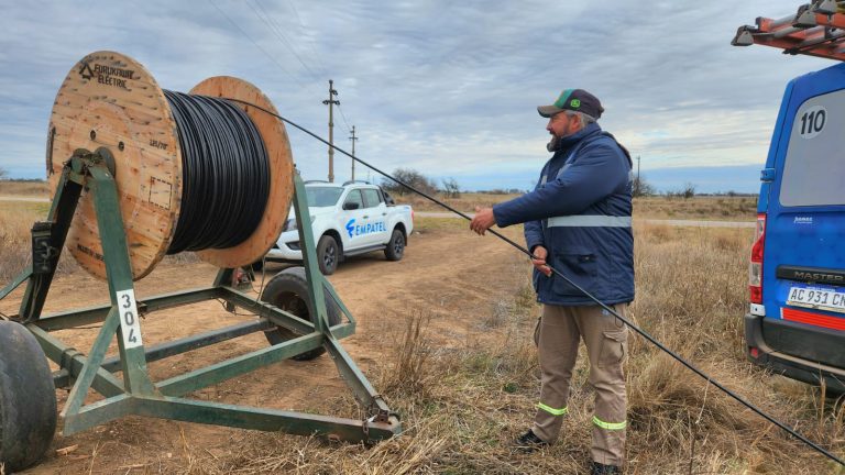 Avanza la obra de fibra óptica troncal para Metileo y Trenel