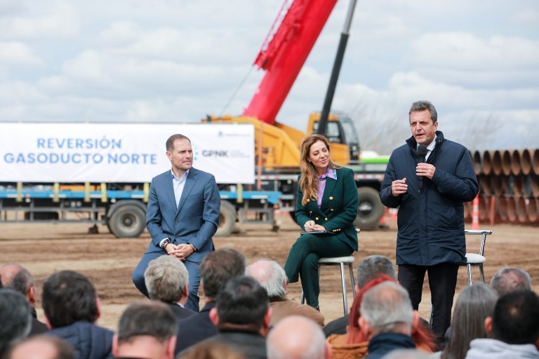 Massa anunció obras de energía claves para que el noroeste del país pueda proveerse con gas de Vaca Muerta