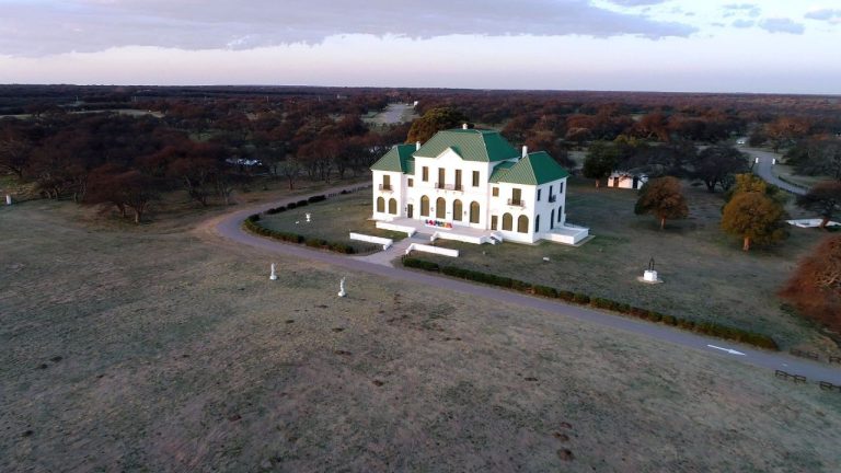 Progresa a buen ritmo la reparación del emblemático Castillo de Parque Luro