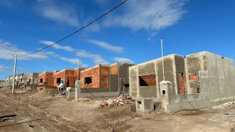 Balsa presentó un plan para crear un banco de viviendas municipales “es un proyecto que viene a cubrir una necesidad urgente: que el alquiler no supere el 25 o 30% del ingreso”