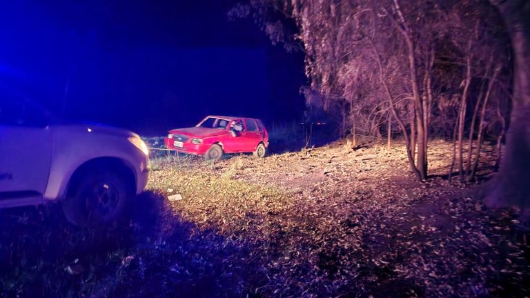 Un Fiat Uno volcó camino a Vértiz: una mujer fue trasladada al Centeno con lesiones leves