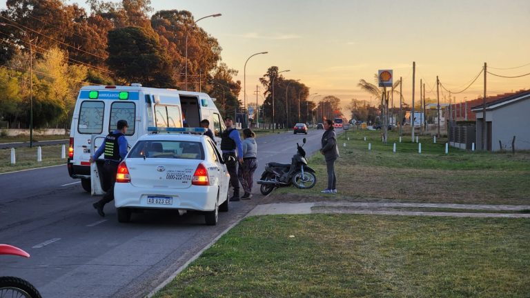 Accidente en ruta provincial 1: una Mujer y dos niños trasladados al hospital tras caída de moto