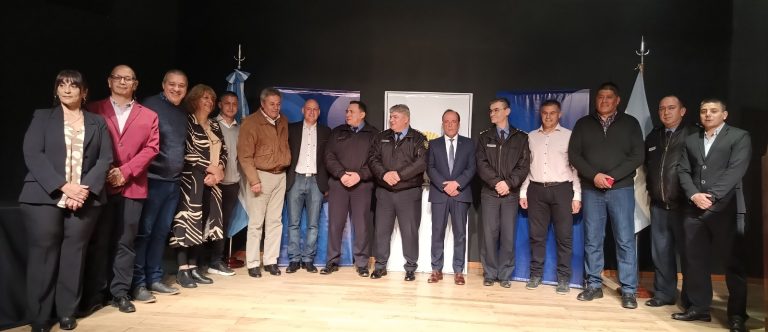 General Pico: Reconocieron a policías con 25 y 30 años de servicio