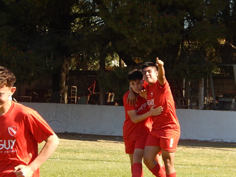 Independiente y Ferro de Pico jugaron una gran primera final en Sexta y regalaron un entretenido 1-1