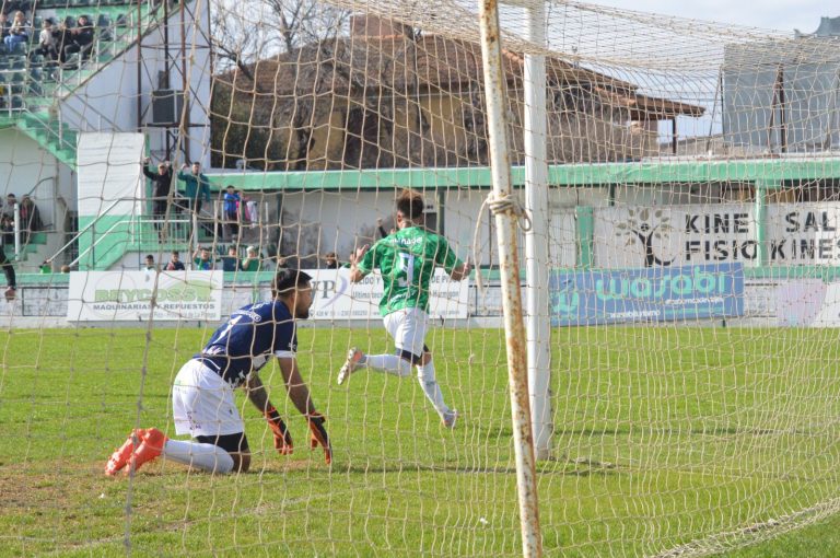 El Clásico se pintó de Verde: Ferro le ganó a Costa y alargó la definición del Clausura hasta la última fecha