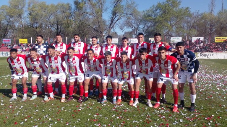 Costa Brava ganó, gustó y goleó en su visita a Winifreda