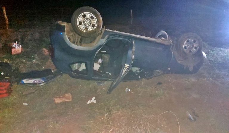 Se pasaron de largo en el cruce de las rutas 154 y 35 y terminaron volcando