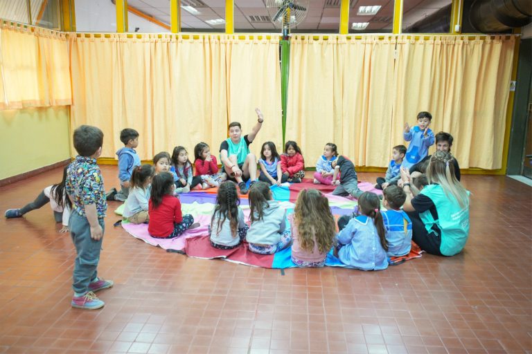 Promoviendo los derechos de la infancia: actividades conjuntas entre Ayenhue y el Programa Primeros Años en el JIN N°8