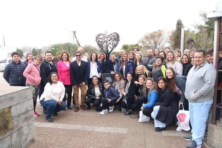 Donación de sangre y médula ósea: quedó inaugurado el monumento en calles 18 y 19