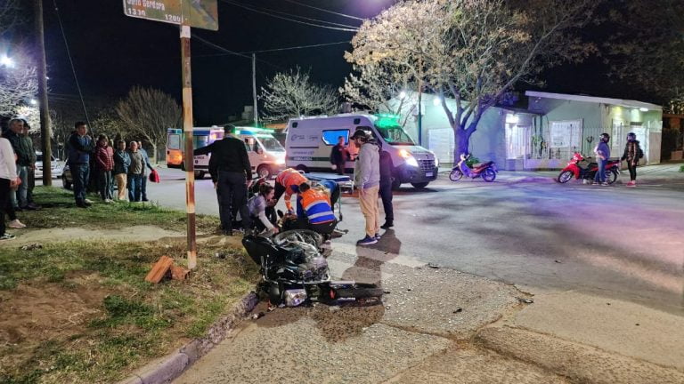 Fuerte choque entre dos motos en el cruce de calles 29 y 36