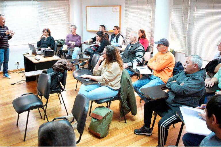 Concretaron capacitación en Producción de Pollos Parrilleros en General Pico: una apuesta a la economía social y el desarrollo local