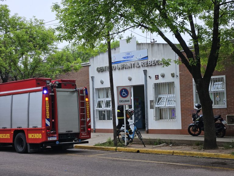 Incidente inusual en un Centro de Desarrollo Infantil en General Pico: una niña quedo atrapada en una silla