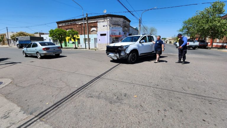 Choque sin heridos graves en el cruce de las Calles 23 y 24